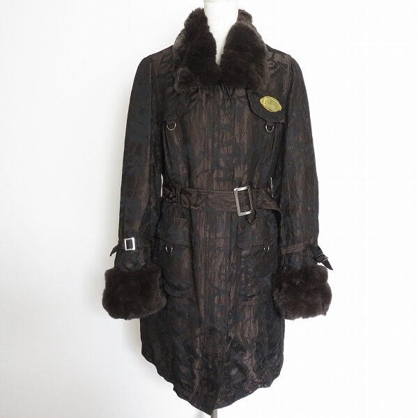 豪華でシャープなコート!伊太利屋のお洋服を買取しました