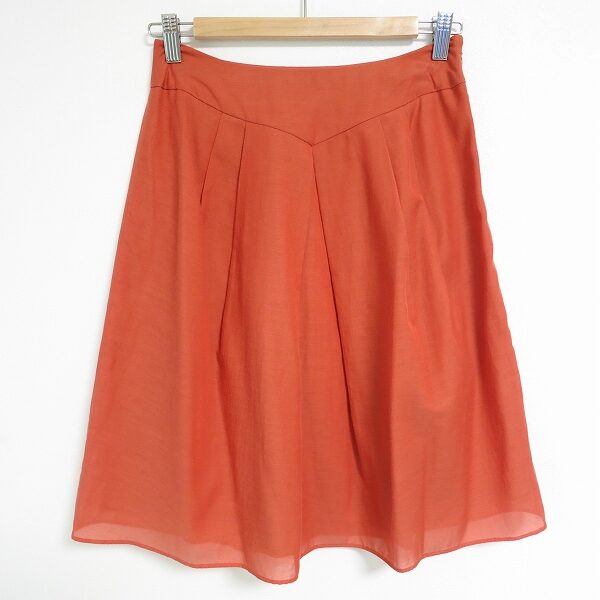 綺麗で優雅なオレンジ｜シビラのスカートを買取しました