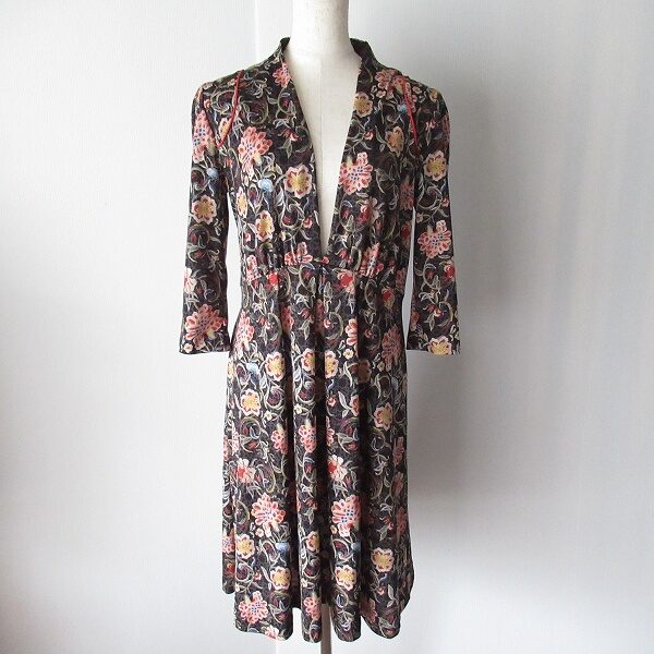 ヴィヴィアンタムの色っぽい花柄が綺麗なワンピースを買取しました