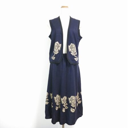 斉藤都世子のセットアップを買取しました！スレンダーラインが光る