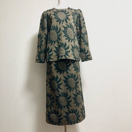 ひまわり柄が優雅 斉藤都世子のセットアップを買取しました