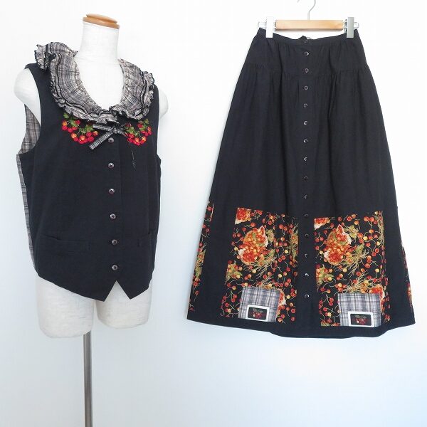 ミセスから人気のピンクハウスのセットアップを買取いたしました