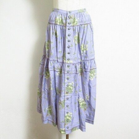 紫×クローバー×シロツメクサのコラボ ワンダフルワールドのスカートを買取しました