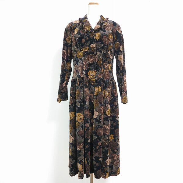 バラ色の暮しのワンピースを出張買取ご利用のお客様より買取しました