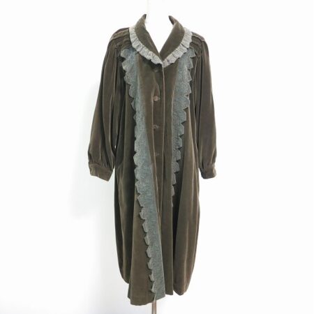 ベロアとカーキのコラボ バラ色の暮しのコートを買取しました