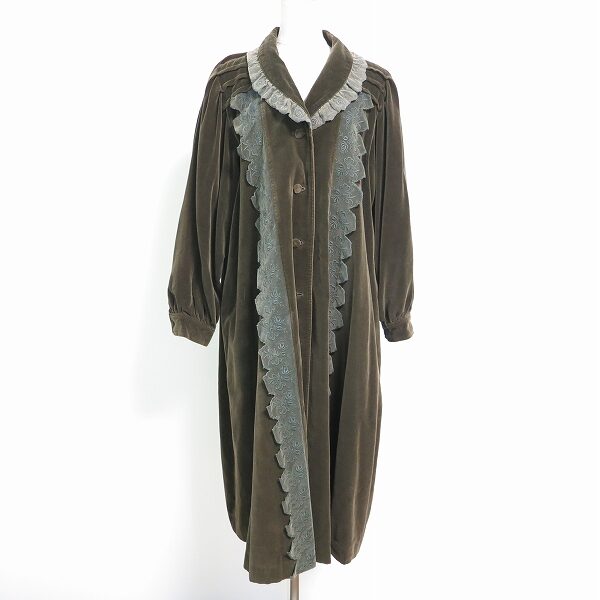 ベロアとカーキのコラボ バラ色の暮しのコートを買取しました