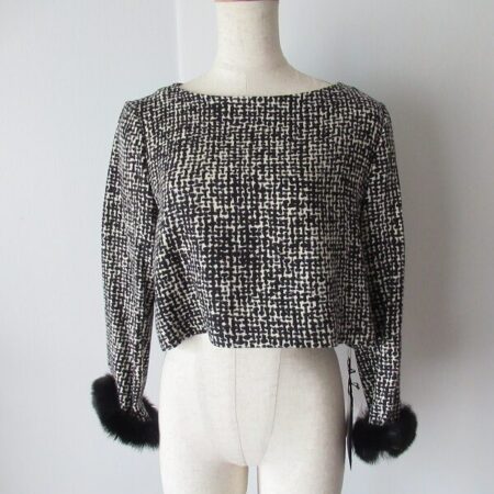 袖のファーがアクセントに ユキトリイのカットソーを買取しました