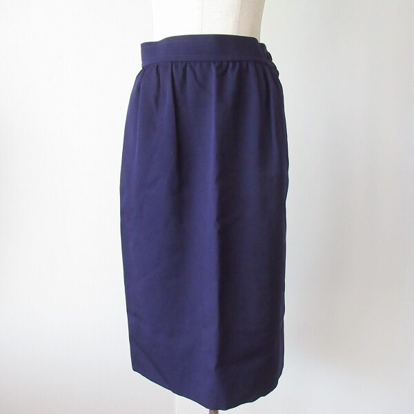 青×ヴィンテージがかっこいい イヴサンローランのスカートを買取しました