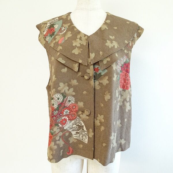 センス柄がレア 詩仙堂のベストを買取させていただきました