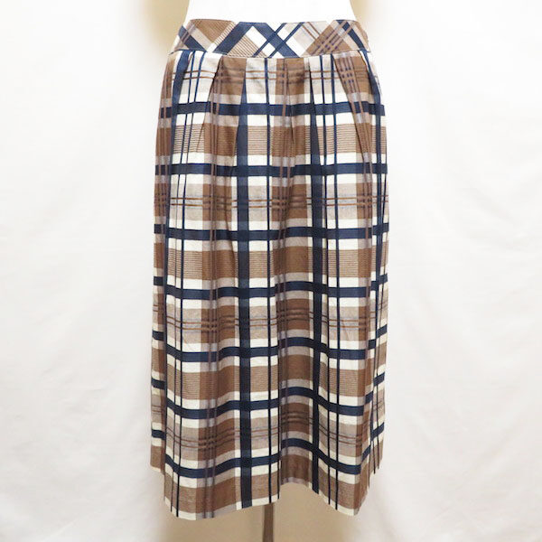はっきりチェックがレア アクアスキュータムのスカートを買取しました