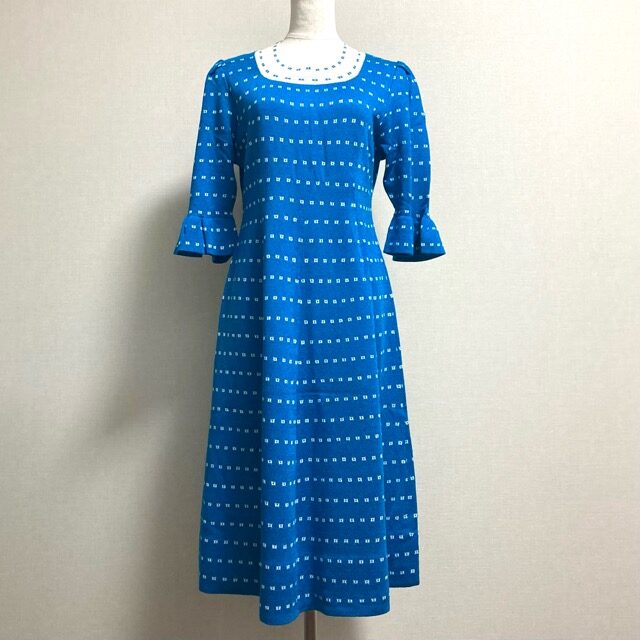 青ドットでとにかく爽やか!斉藤都世子のワンピースを買取しました