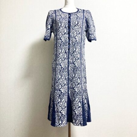 タイトで締まったラインが美しい 斉藤都世子のワンピースを買取しました