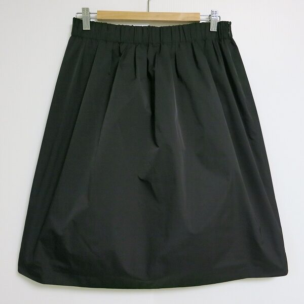 フレアの形が綺麗 ローズティアラのスカートを買取しました