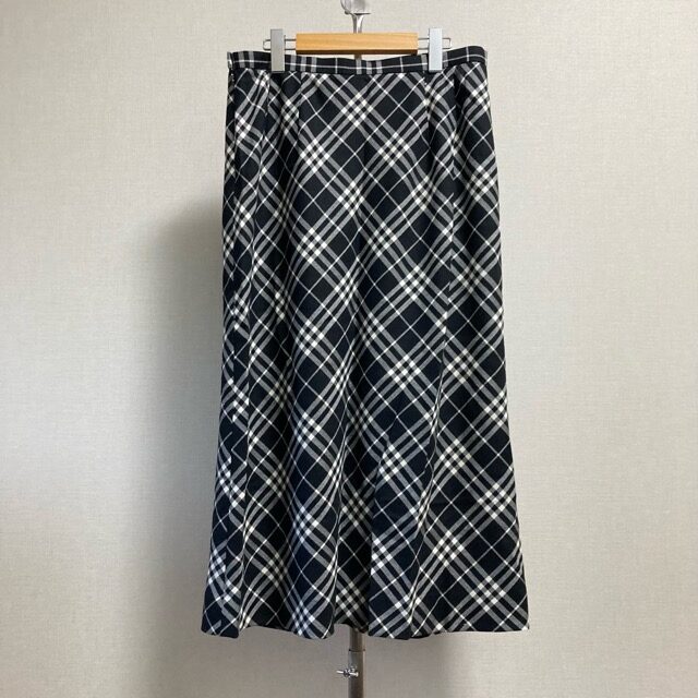 大きいサイズも買取大歓迎！バーバリーのスカートを買取いたしました