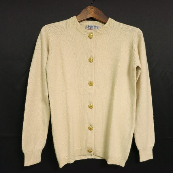 爽やかさ光る アイボリーが素敵なカーディガンを買取しました|バランタイン