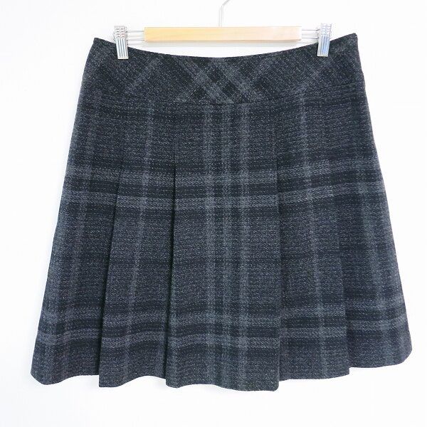 黒×グレー チェックが上品可愛い バーバリーのスカートを買取しました