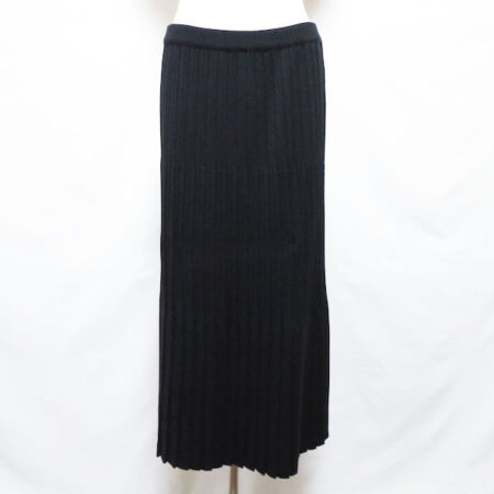 ロング×ニットで柔らかくキメる レリアンのスカートを買取しました
