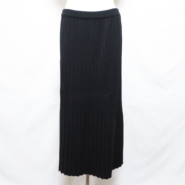 ロング×ニットで柔らかくキメる レリアンのスカートを買取しました