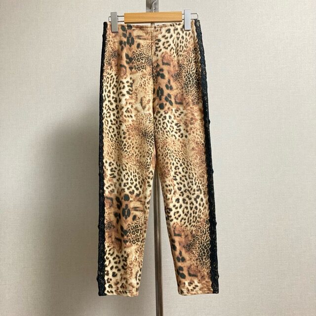 足元から豪華さを！伊太利屋の八分丈パンツを買取しました