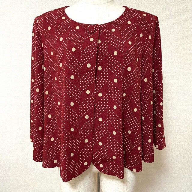 赤とベージュバランスが絶妙！詩仙堂のトップスを買取しました