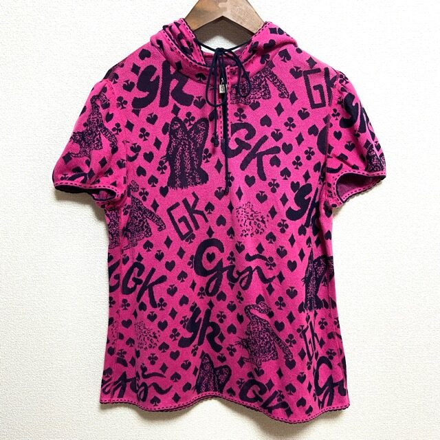 ピンクとロゴが目を覚ませてくれる｜伊太利屋のトップスを買取しました