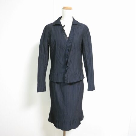 美しさをガンガン出せる レリアンのセットアップを買取しました