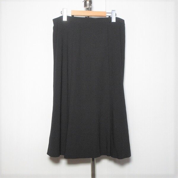 レリアンのスカートを出張買取ご利用のお客様より買取しました