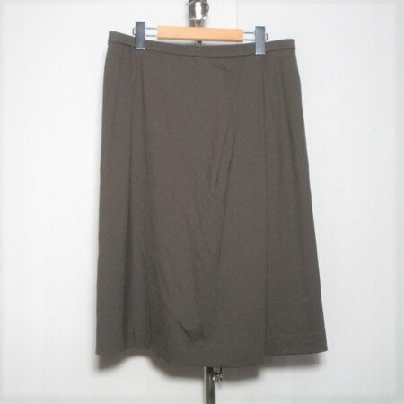 茶色の明るさが際立つ レリアンのスカートを買取しました