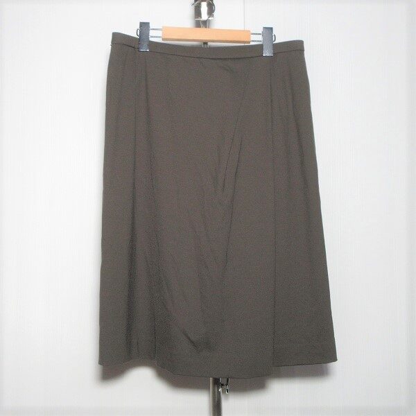 茶色の明るさが際立つ レリアンのスカートを買取しました