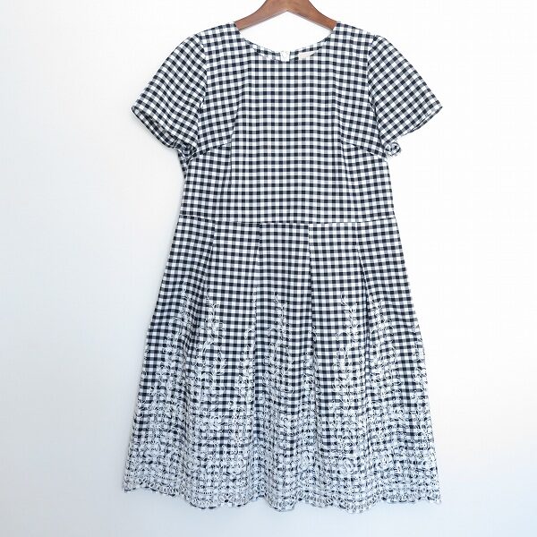 ギンガムチェックと花刺繍バランスが絶妙 ローズティアラのワンピースを買取しました