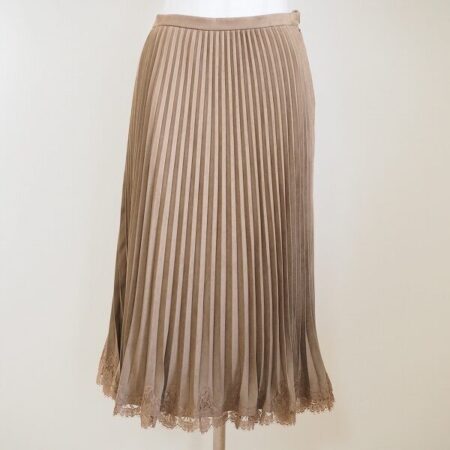 ラインに吸い込まれそう レリアンのスカートを買取しました