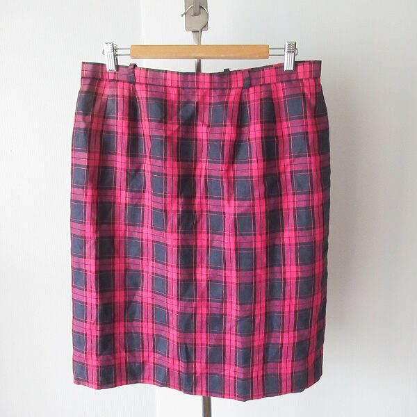 チェックのインパクトが可愛いに導く レリアンのスカートを買取しました