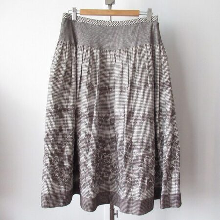 綺麗に咲く柄にも注目 レリアンのスカートを買取しました