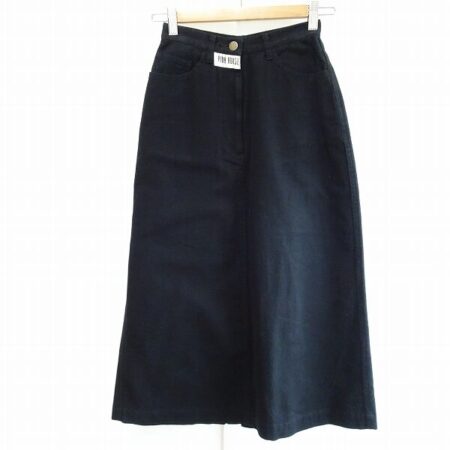 シンプルなのにしっかりした存在感 ピンクハウスのスカートを買取しました