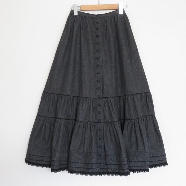 ピンクハウスのロングデニムスカートを出張買取ご利用のお客様より買取しました