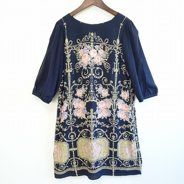 ローズティアラのワンピースを買取しました｜豪勢な柄に圧倒される