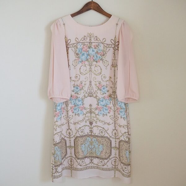 パフスリーブで優しい女性に ローズティアラのワンピースを買取しました