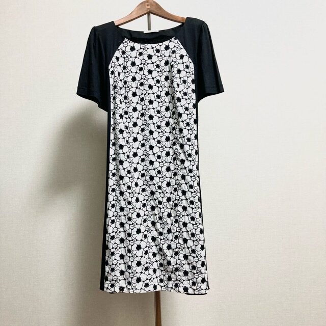 ローズティアラのワンピースを買取しました!不思議な柄が楽しい