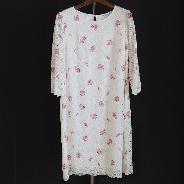 柔らかさ際立つ ローズティアラのワンピースを買取しました