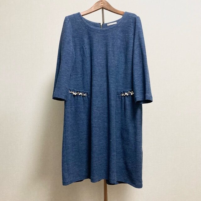 ローズティアラのワンピースを買取しました|ビジューや七分袖に力を借りて