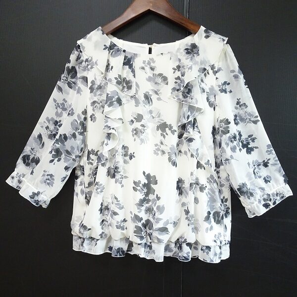 ローズティアラのなつかしさ溢れる花柄ブラウスを買取しました