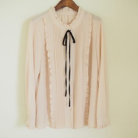 スタンドカラー×リボンで落ち着き可愛い印象に ローズティアラのシャツを買取しました