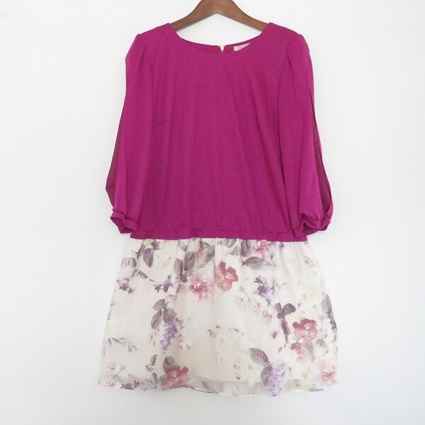 華やぐ紫と白いお花のコラボレーションがたまらない!ローズティアラのワンピースを買取しました