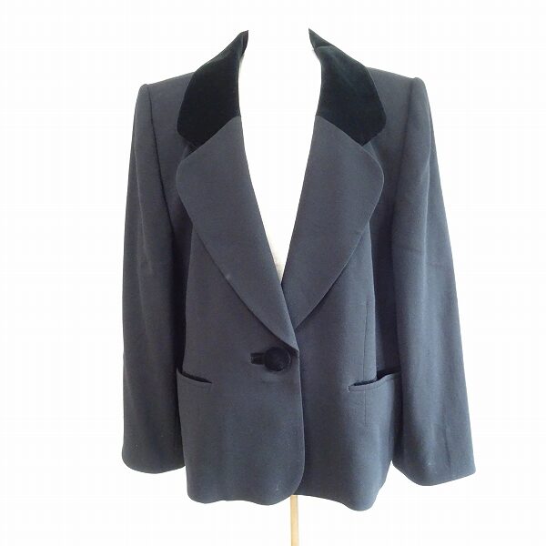 レリアンのベロア使いが素敵な黒ジャケットを買取しました