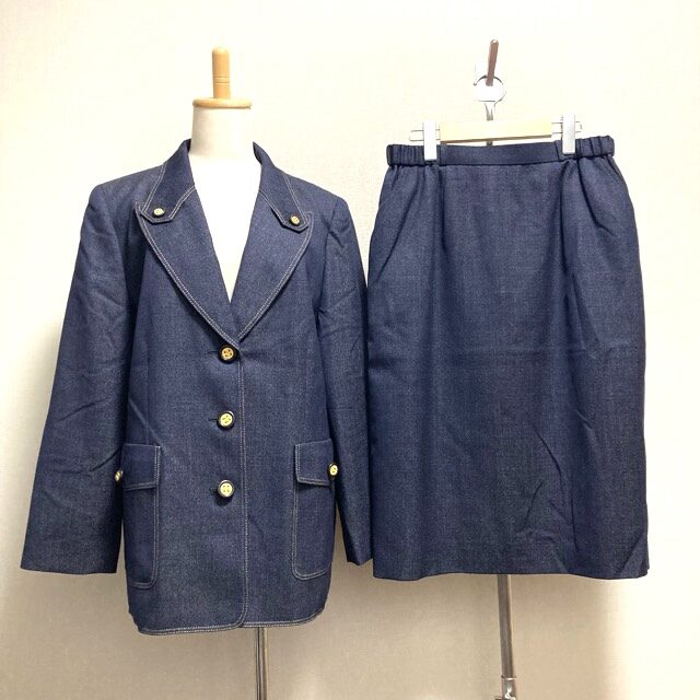 デニム風が新しい レリアンのスカートスーツを買取しました