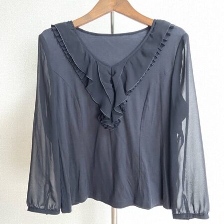 可愛らしさの詰まった レリアンのカットソーを買取しました