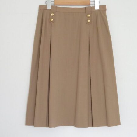 ボックスプリーツが可愛い バーバリーのスカートを買取しました