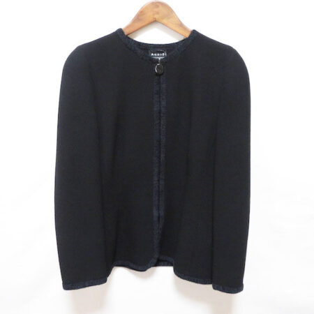 アクリスのノーカラージャケットを出張買取ご利用のお客様より買取しました