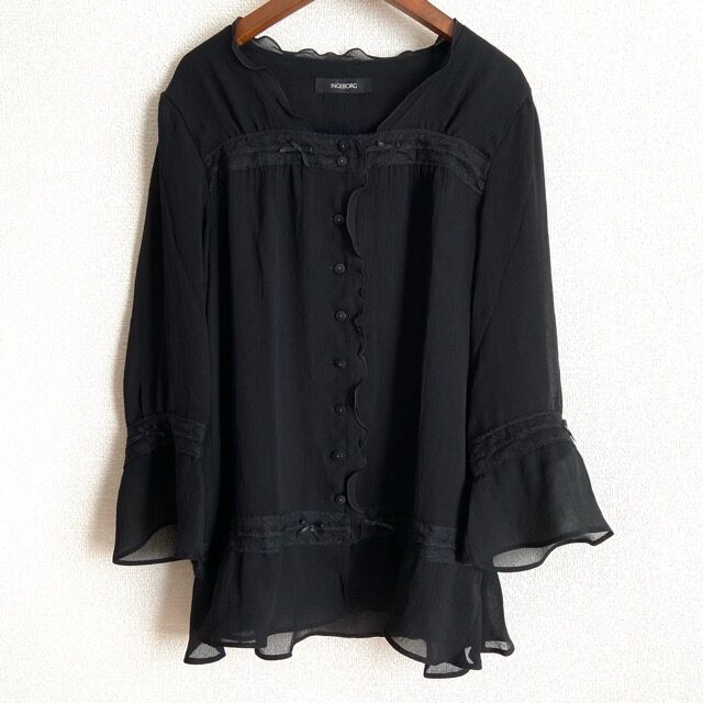 レースとリボンの使い方が絶妙 インゲボルグのブラウスを買取しました