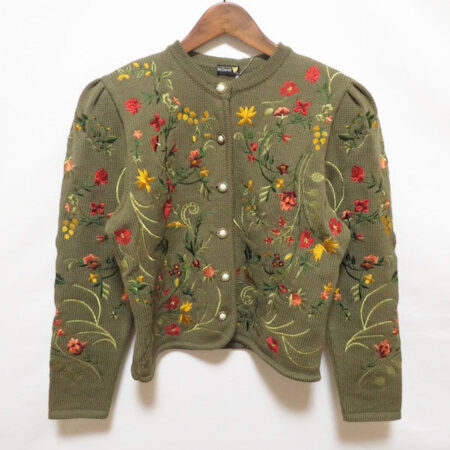 不思議ながらも賑やかさに息をのむ マックデイビッドのカーディガンを買取しました